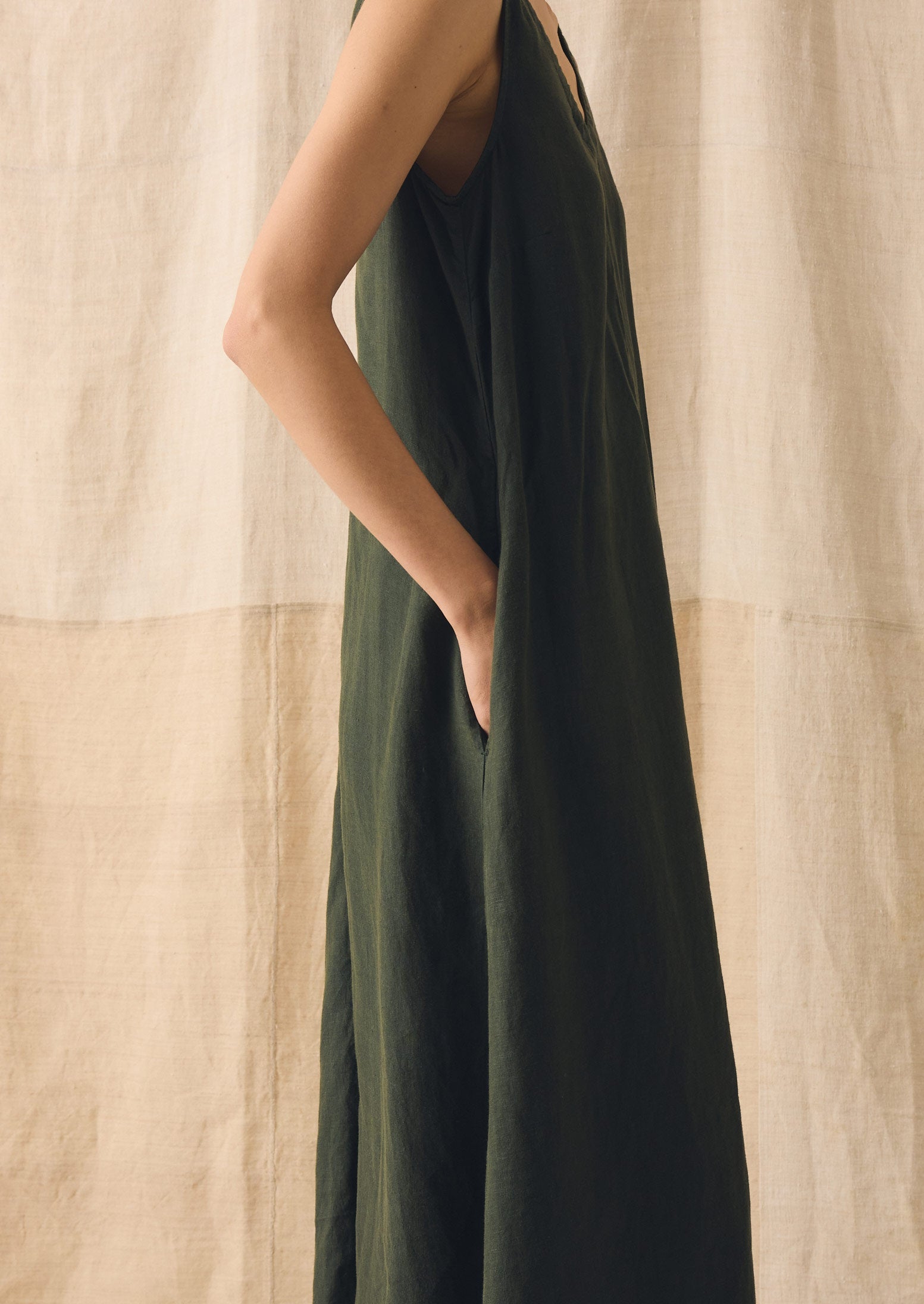 Garment Dyed Linen Sleeveless Dress | Dark Olive
